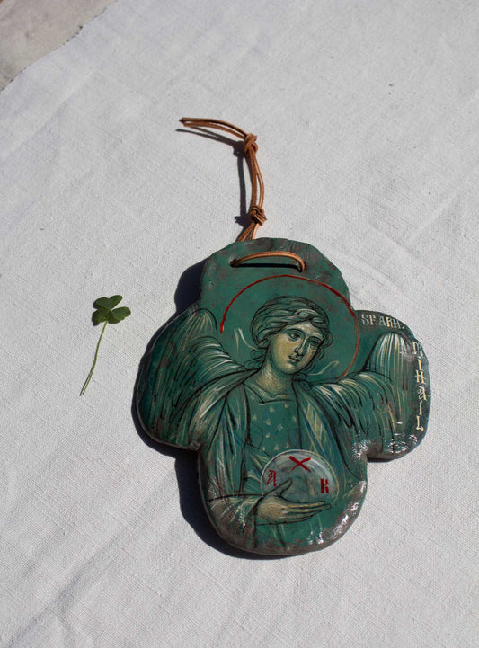 Cruce pictată cu icoana Arhanghelului Mihail